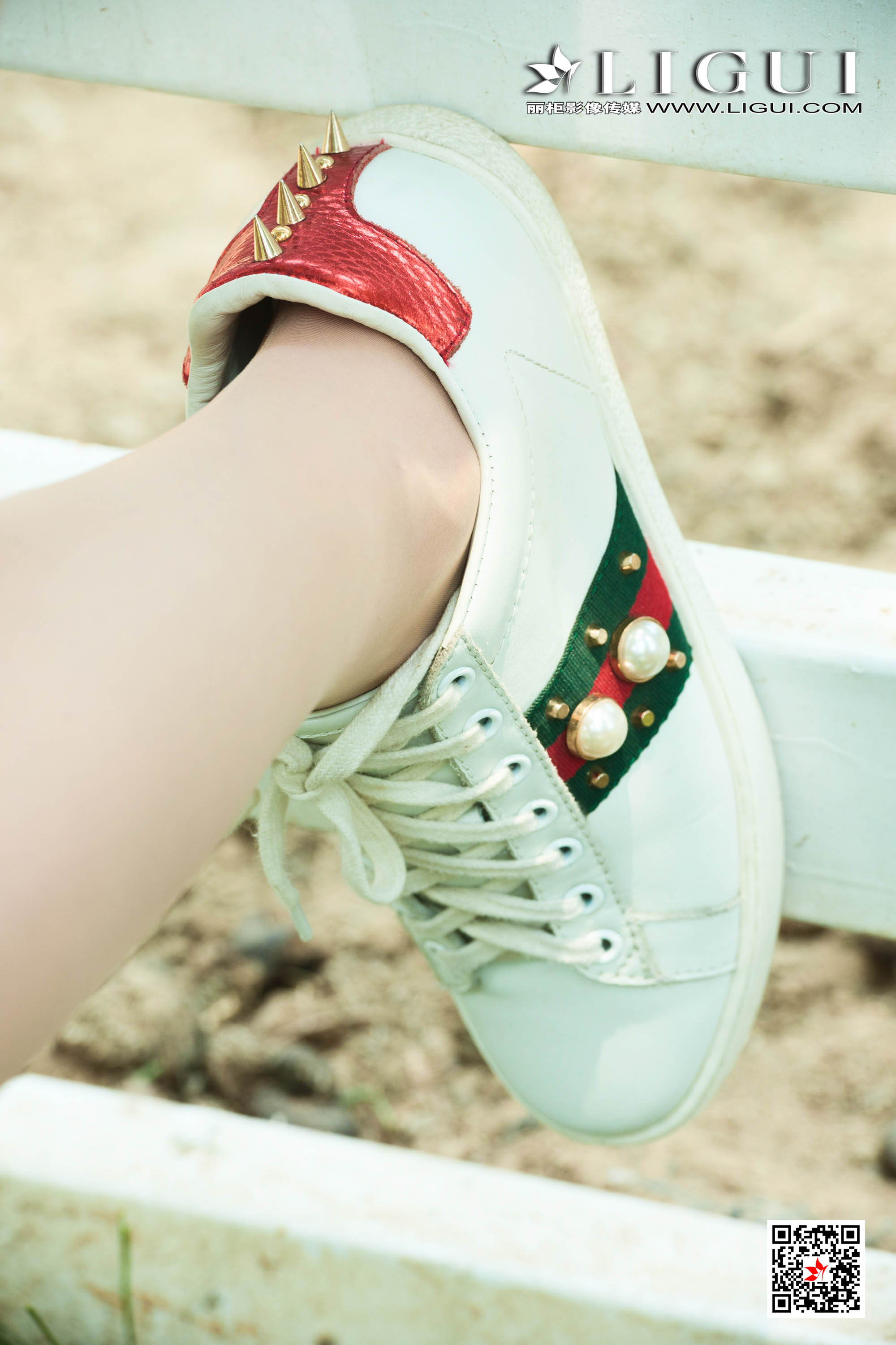 Foot Fetish Twin Flowers 25