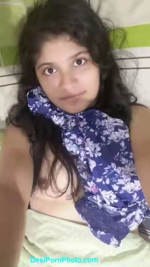 Hot pakistani Girl Bathing photos