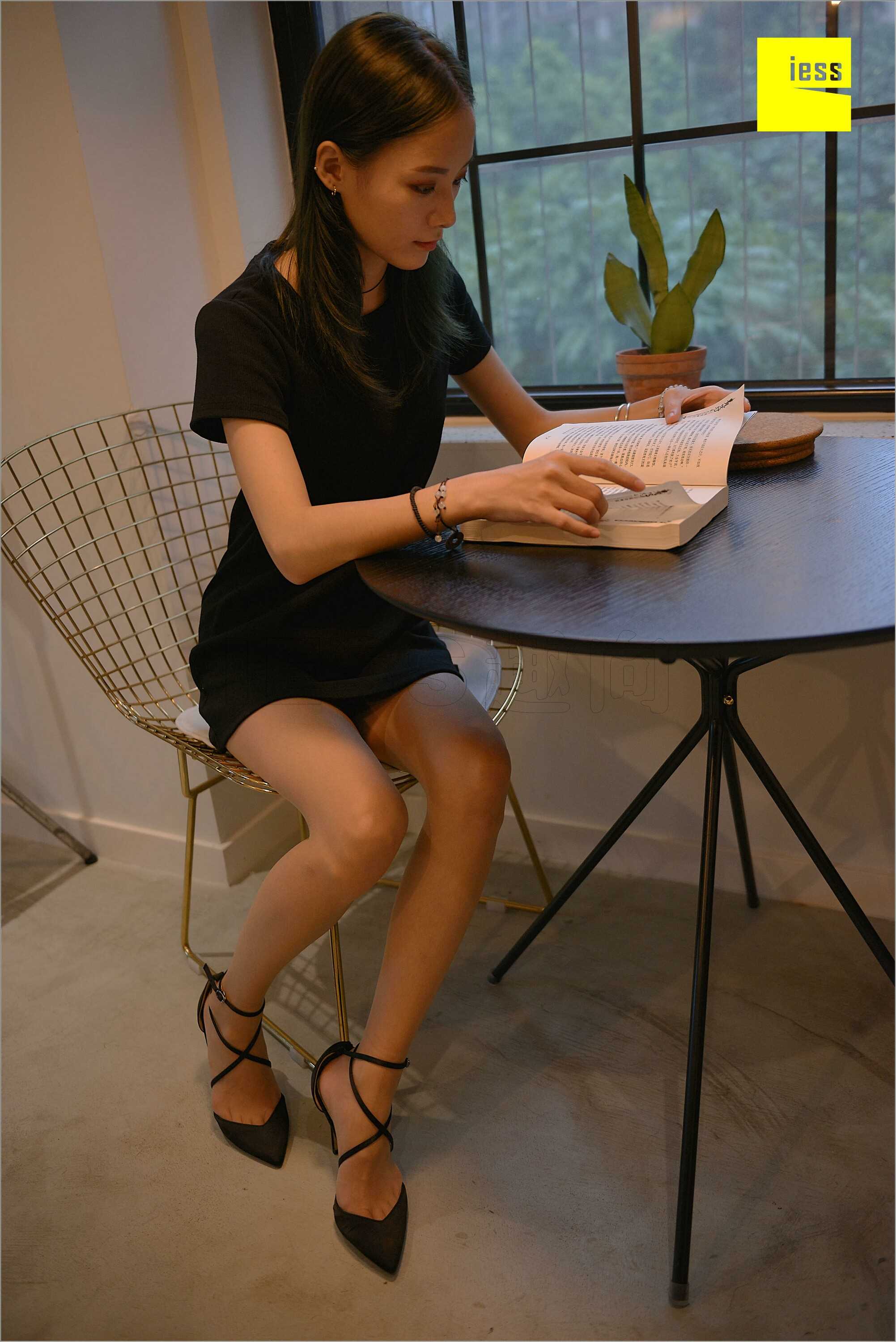 China Beauty Legs and feet 535