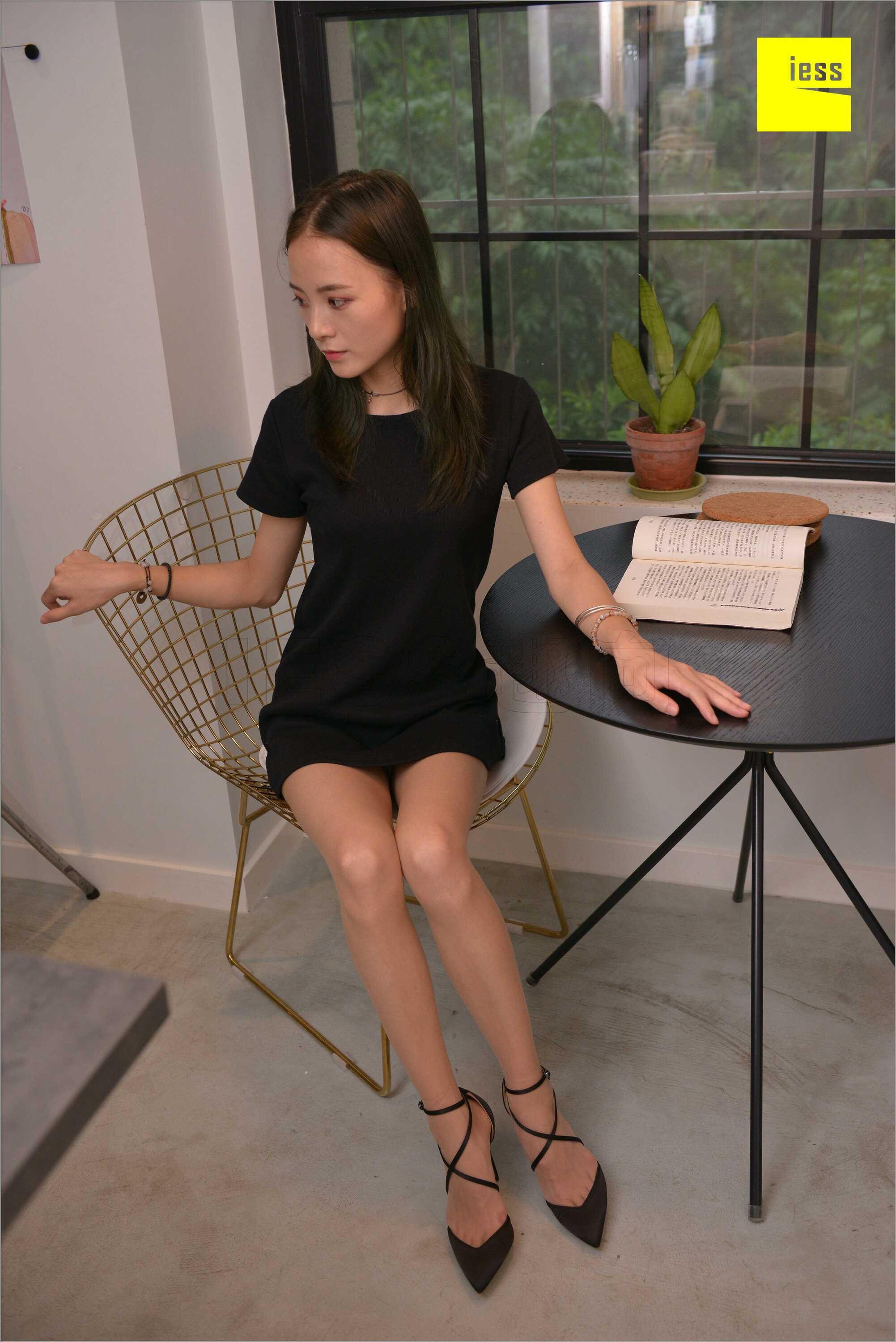 China Beauty Legs and feet 535