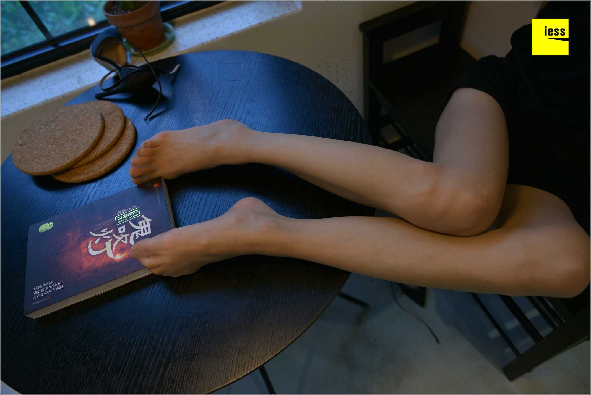 China Beauty Legs and feet 535