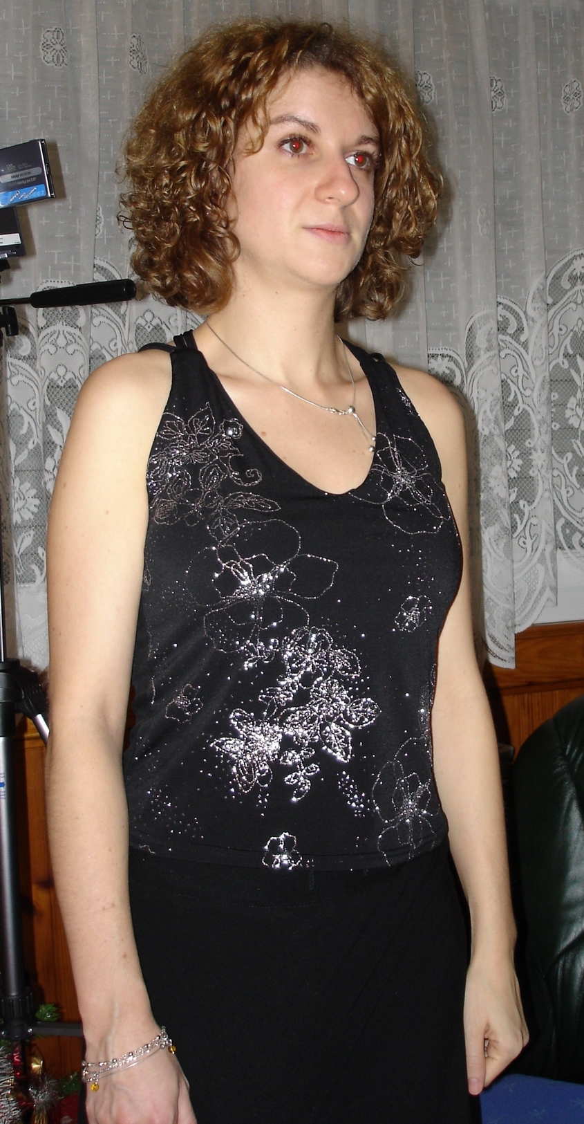 (XXX) Naughty MILF 100% XXXposure