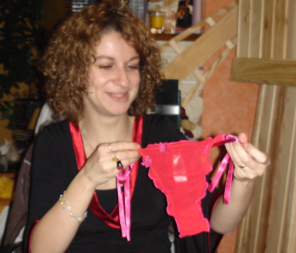 (XXX) Naughty MILF 100% XXXposure