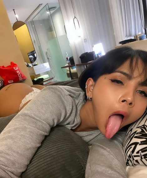 looking makes it hot_2