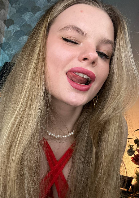 looking makes it hot_21