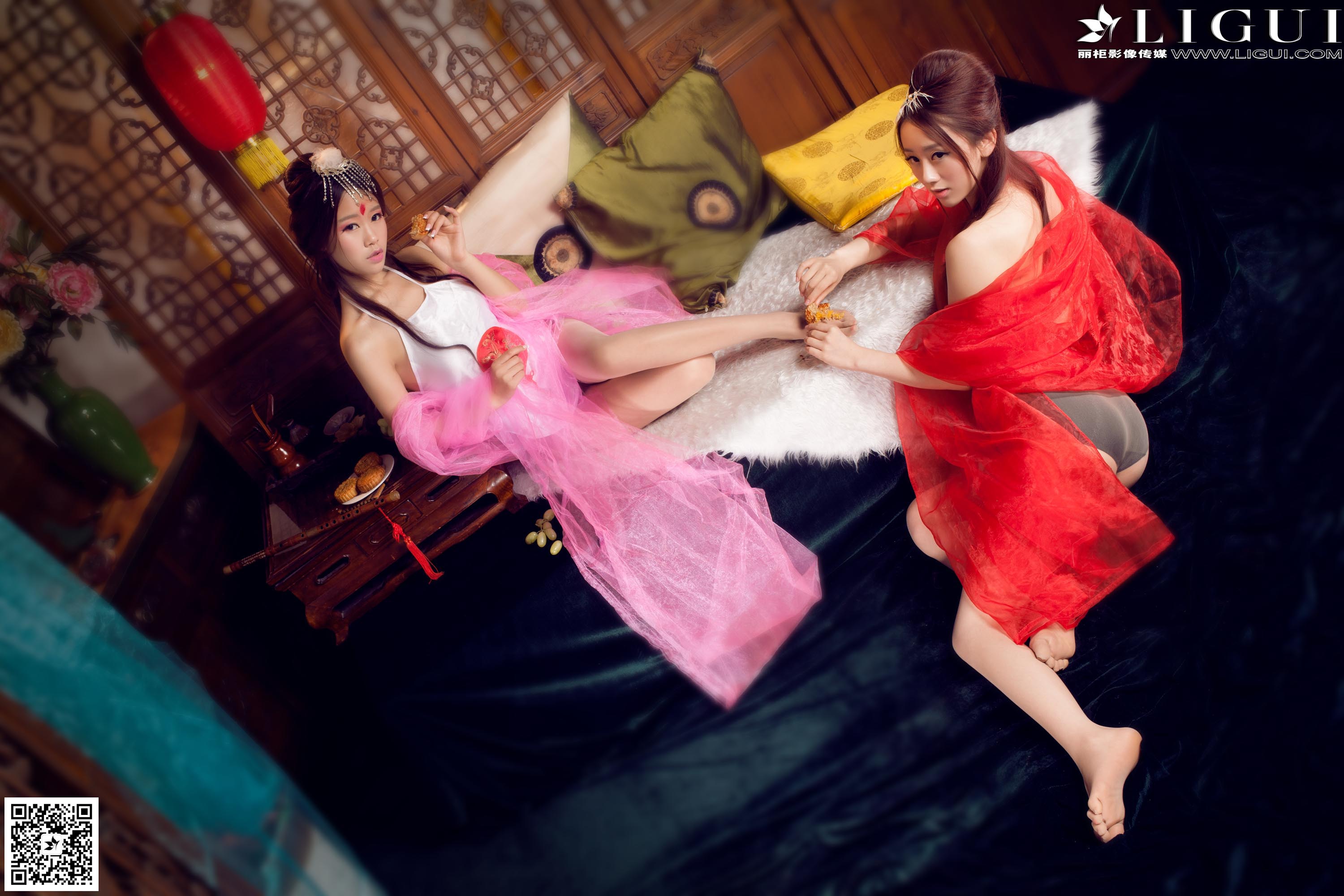 Foot Fetish Twin Flowers 30