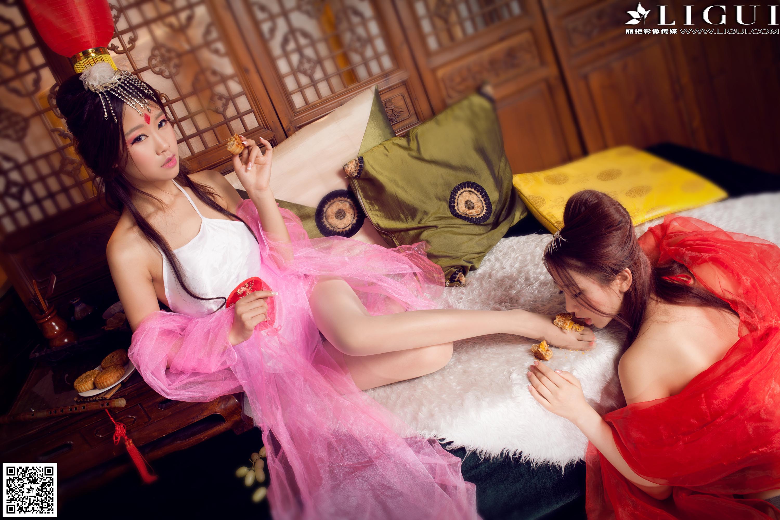 Foot Fetish Twin Flowers 30