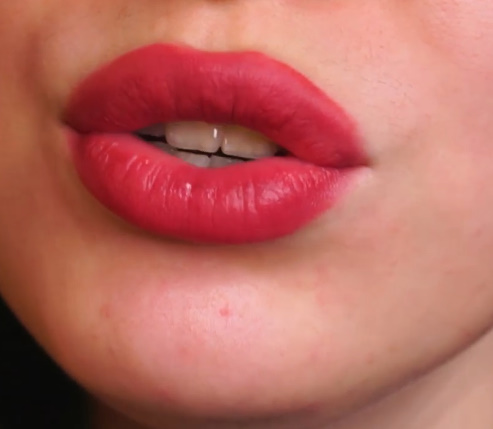 looking makes it hot_34