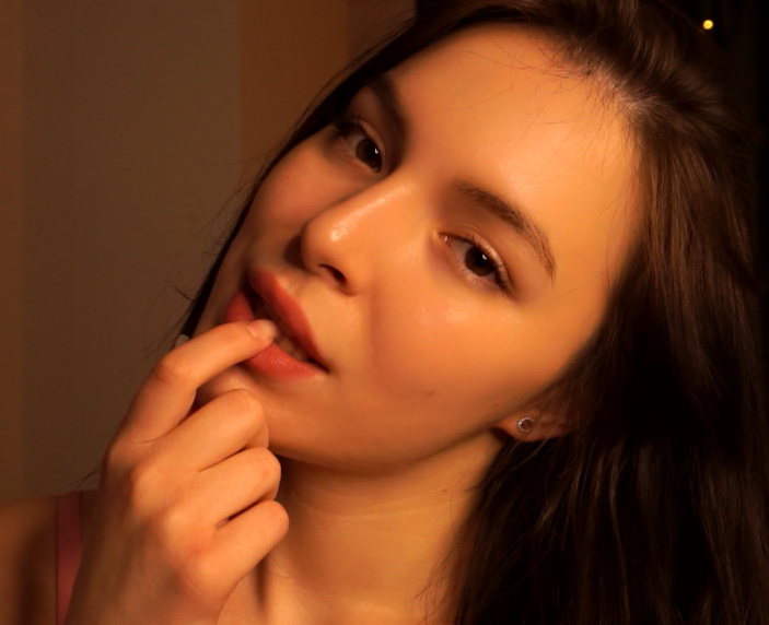 looking makes it hot_34