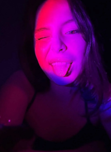 looking makes it hot_34