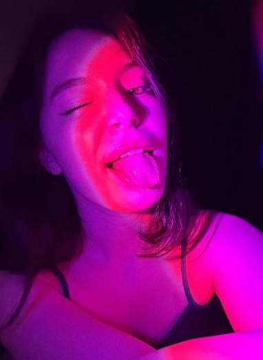 looking makes it hot_34