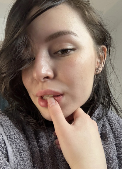 looking makes it hot_34