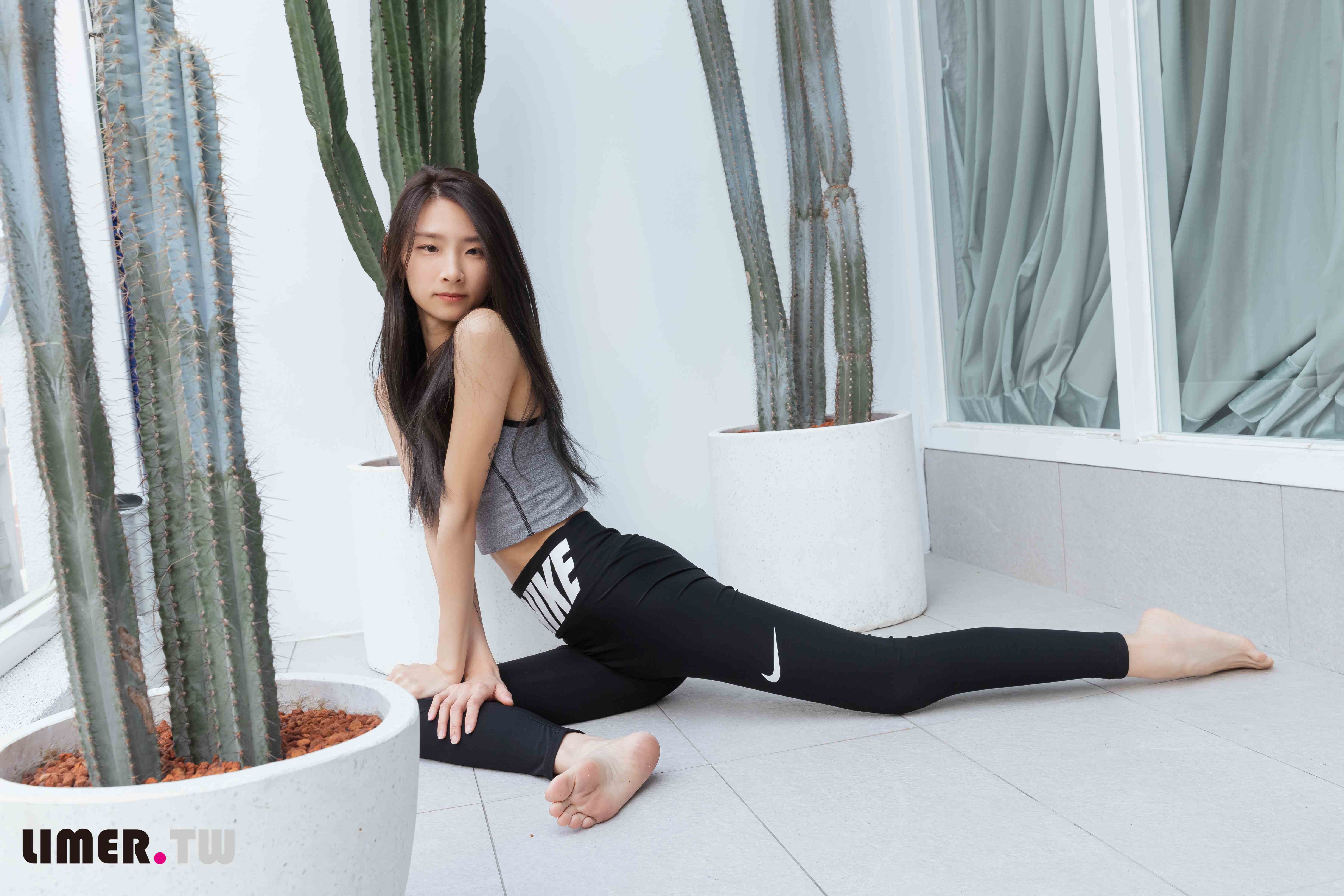 China Beauty Legs and feet 545