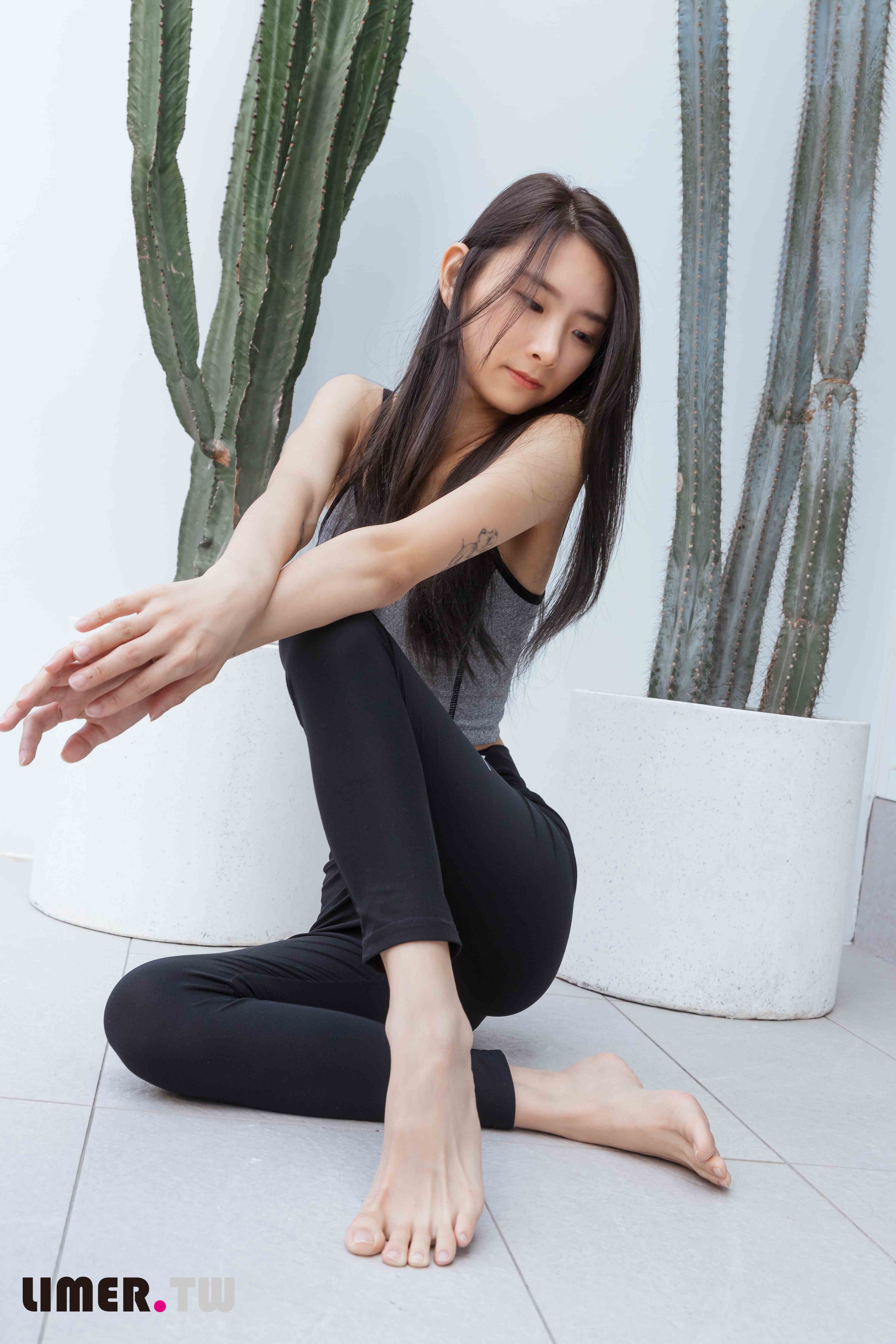 China Beauty Legs and feet 545