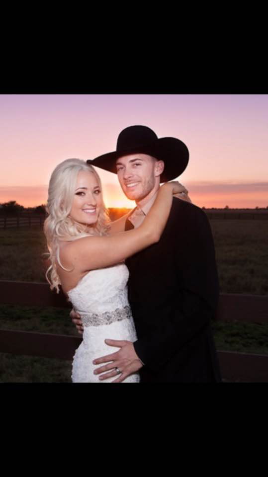 Courtnie loves to suck cocks