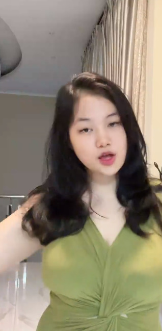 looking makes it hot_43