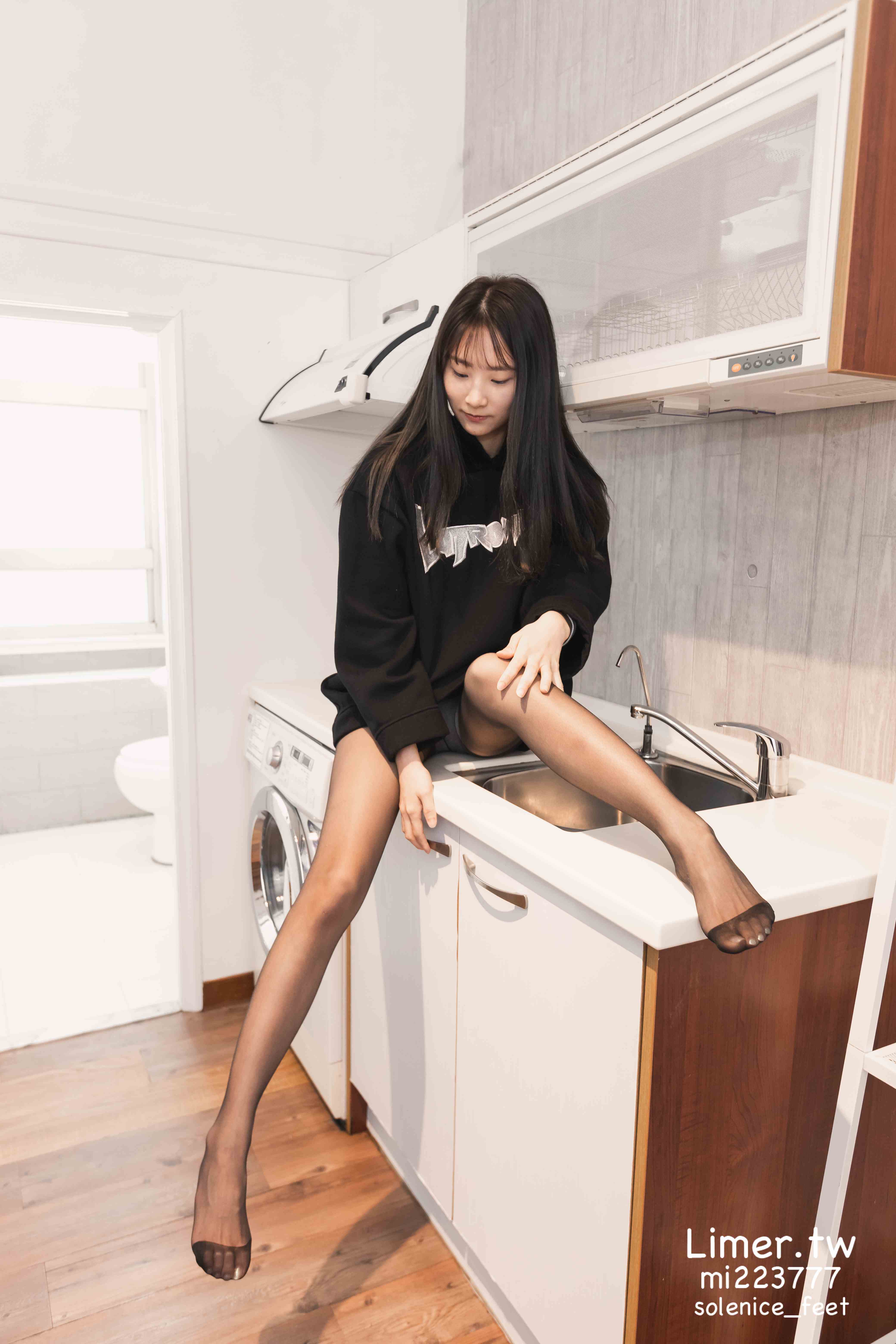 China Beauty Legs and feet 549