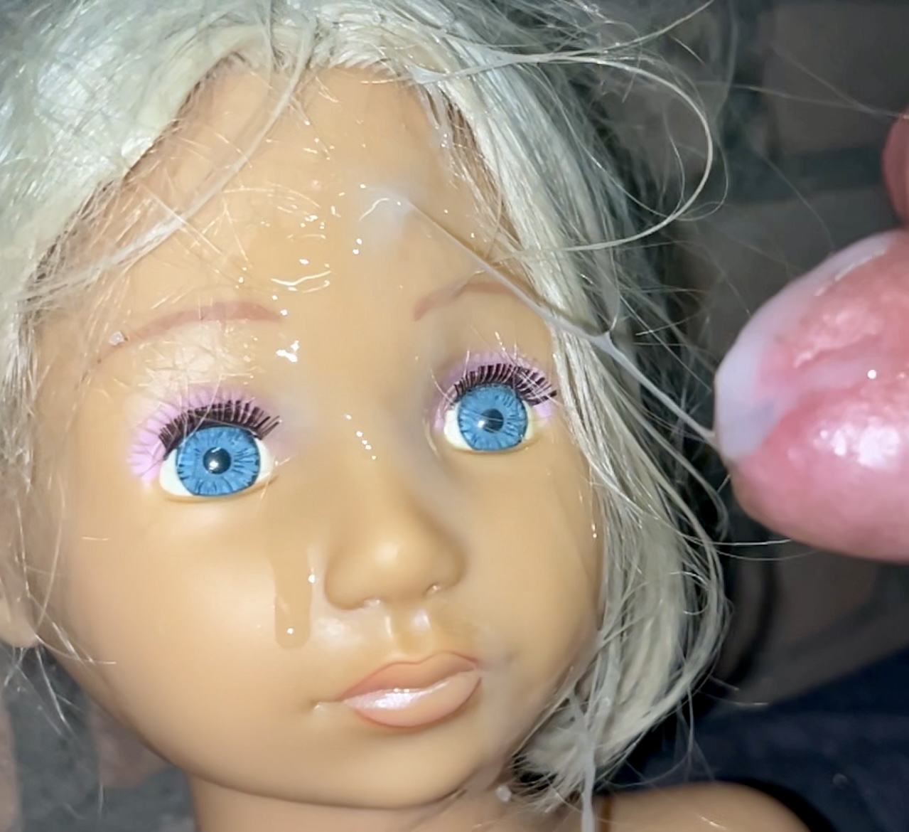 Smelly secondhand store hairdresser doll cumshot