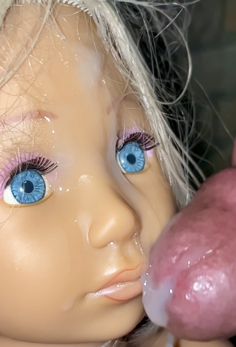 Smelly secondhand store hairdresser doll cumshot