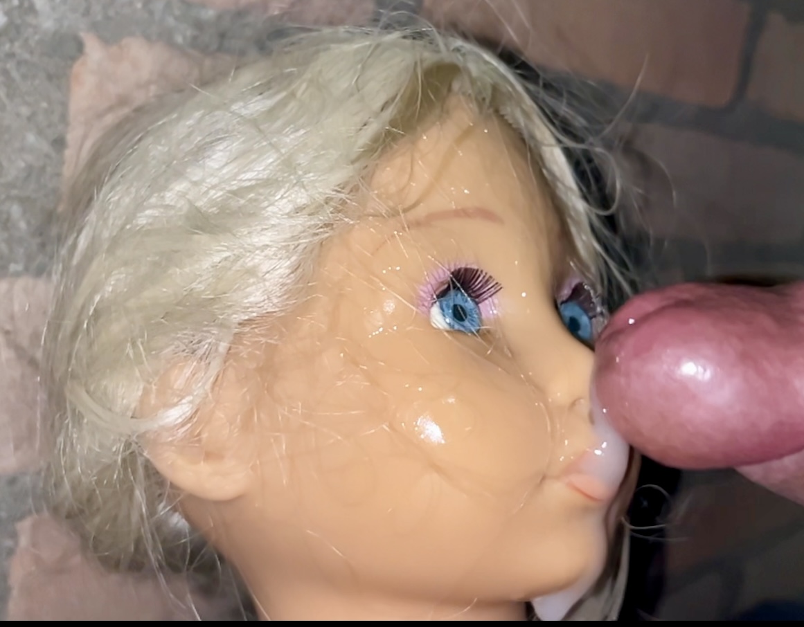 Smelly secondhand store hairdresser doll cumshot 2nd shot