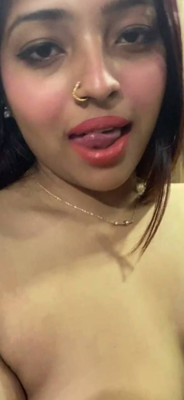 Indian Horny Desi Girl Boobs & Ass Nude Pics