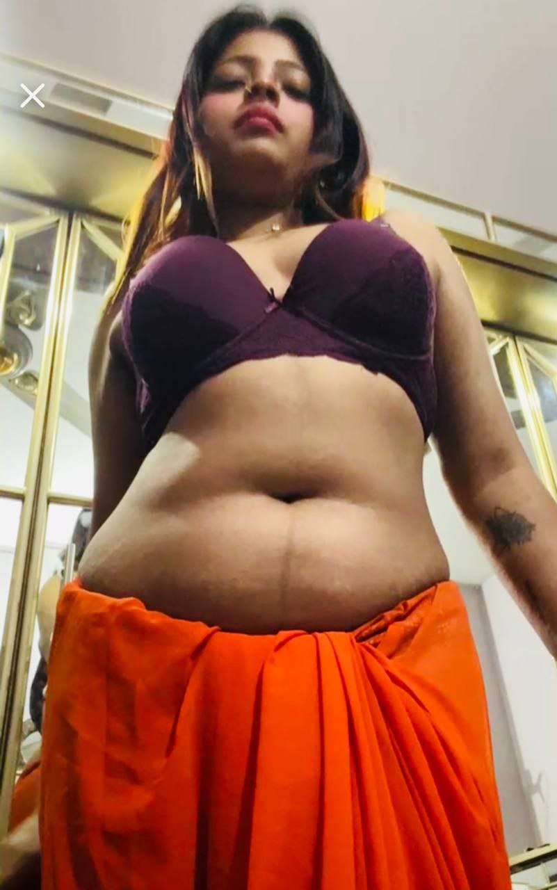 Indian Horny Desi Girl Boobs & Ass Nude Pics