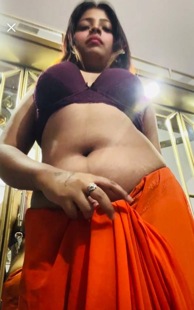 Indian Horny Desi Girl Boobs & Ass Nude Pics