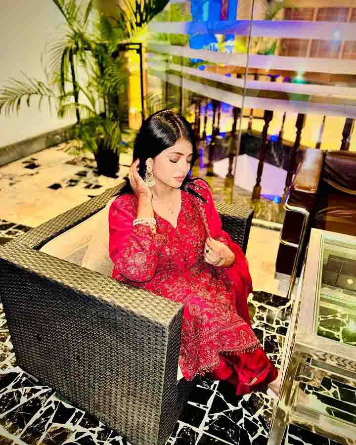 Gorgeous Look Desi Girl Paid Nude Video Call Pics