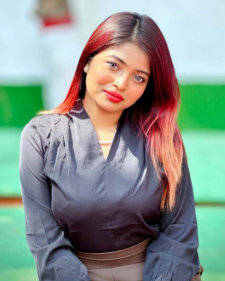 Gorgeous Look Desi Girl Paid Nude Video Call Pics