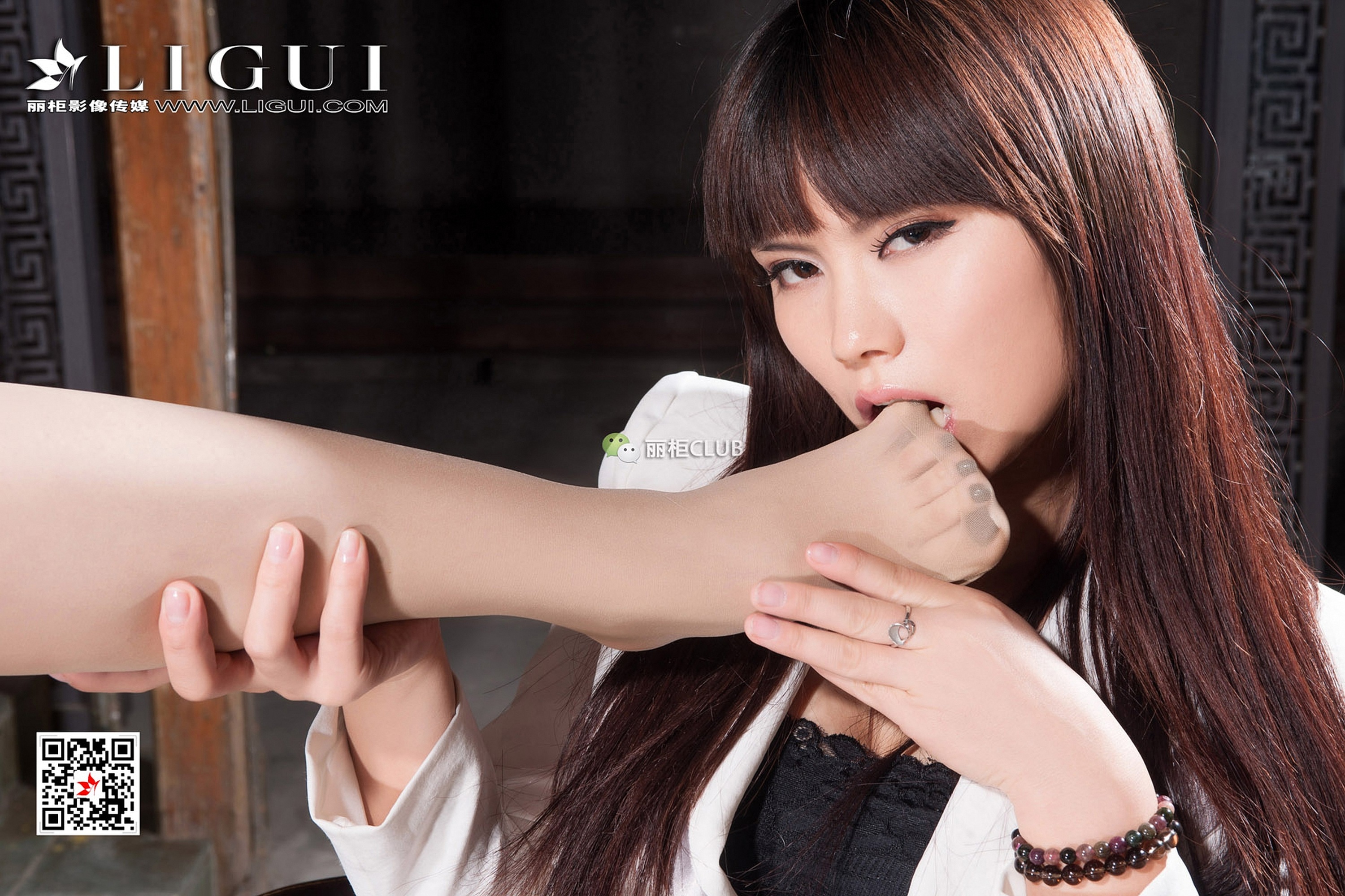 Foot Fetish Twin Flowers 32