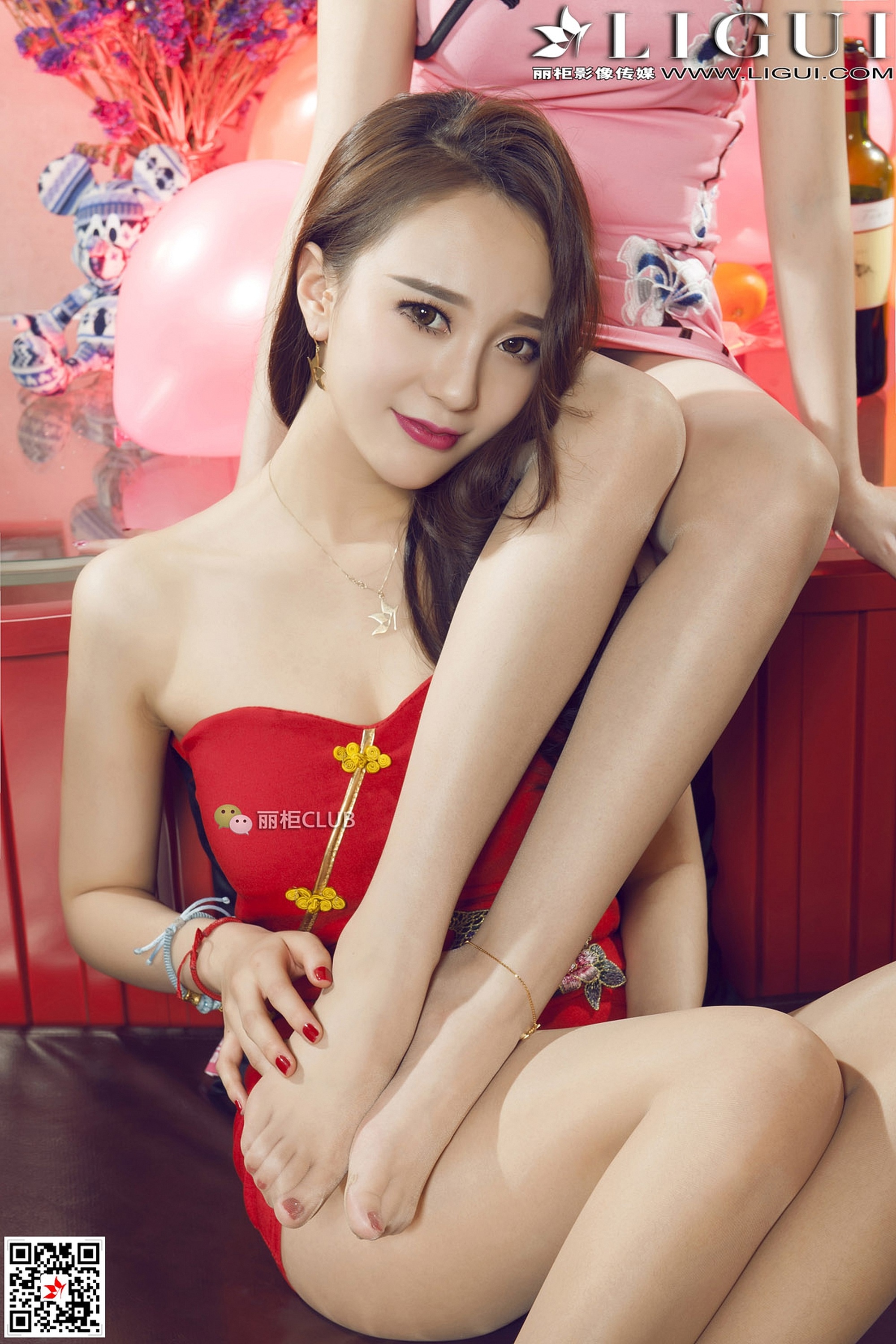 Foot Fetish Twin Flowers 34