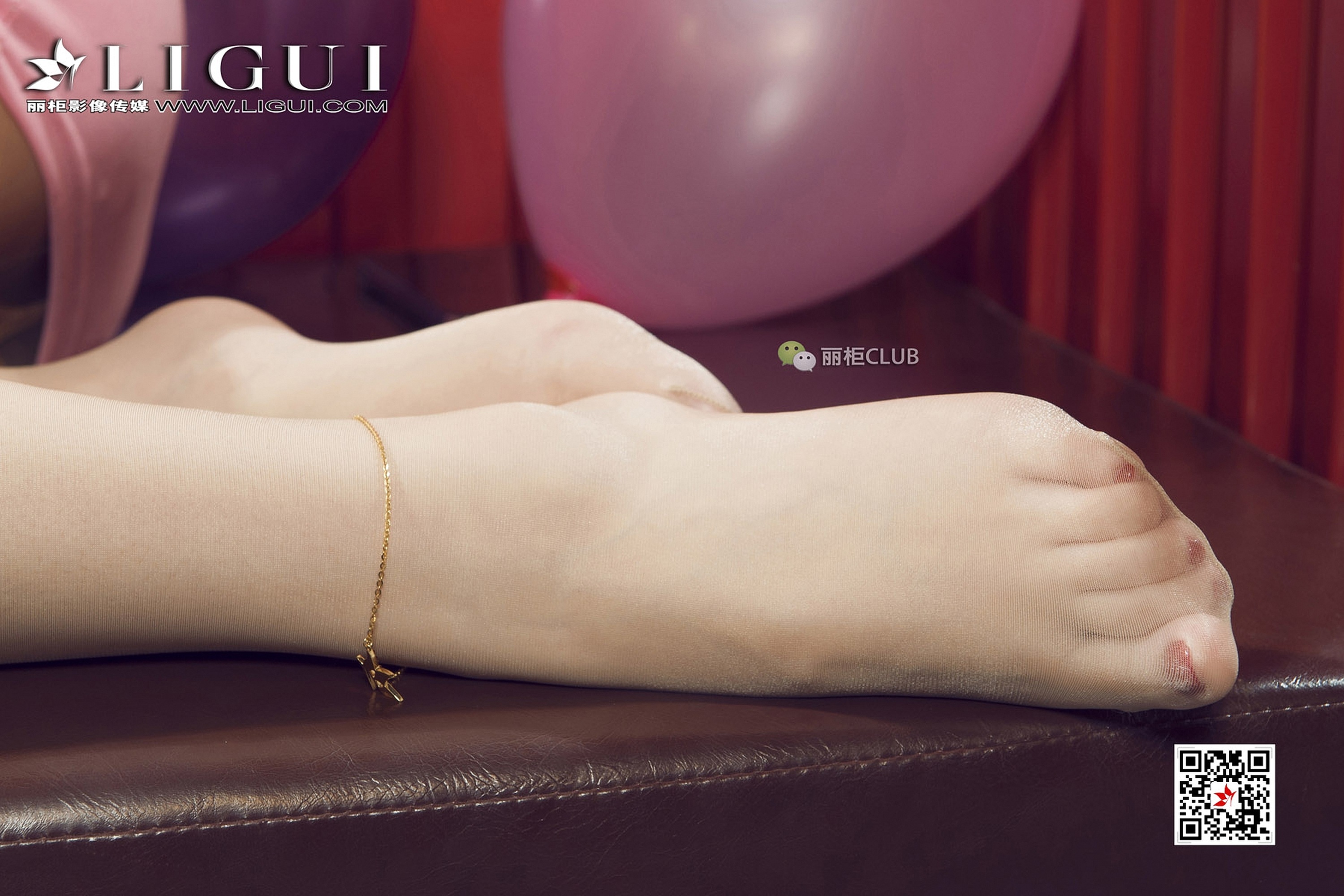 Foot Fetish Twin Flowers 34