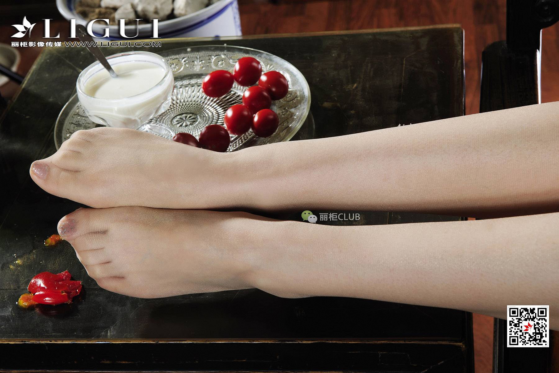 Foot Fetish Twin Flowers 35