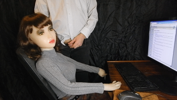 Accounting clerk Lia is caught in mistake (GIFs).