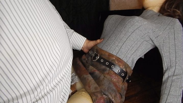 Accounting clerk Lia is caught in mistake (GIFs).