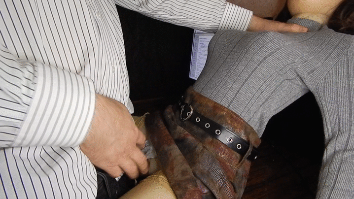 Accounting clerk Lia is caught in mistake (GIFs).