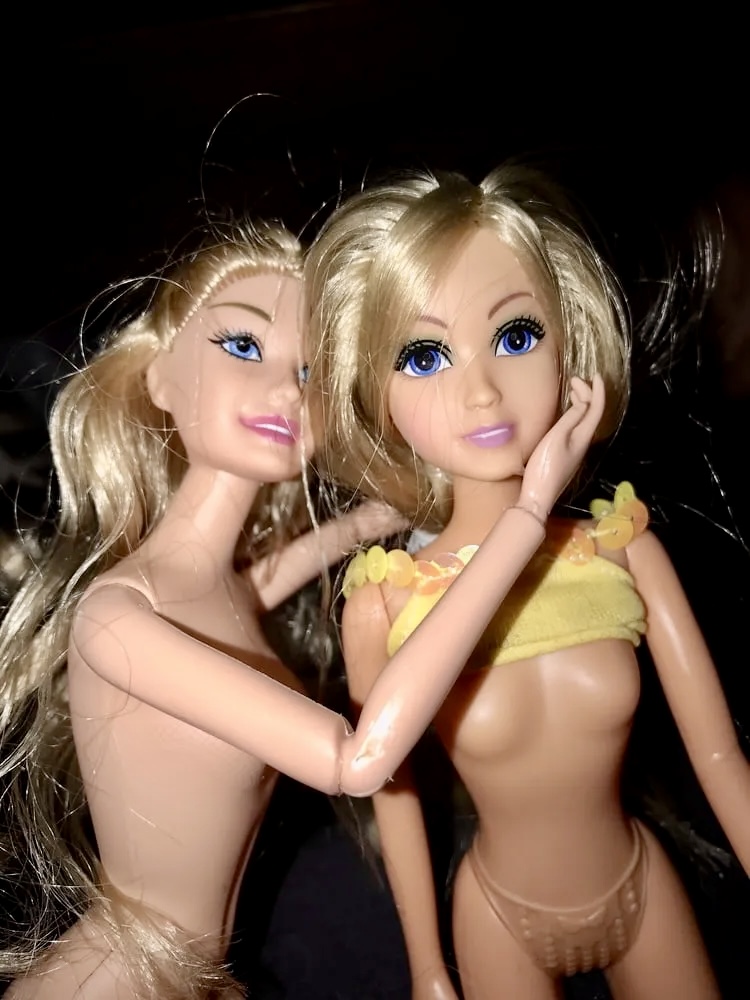 2020 dolls rub precum on face and cumshot