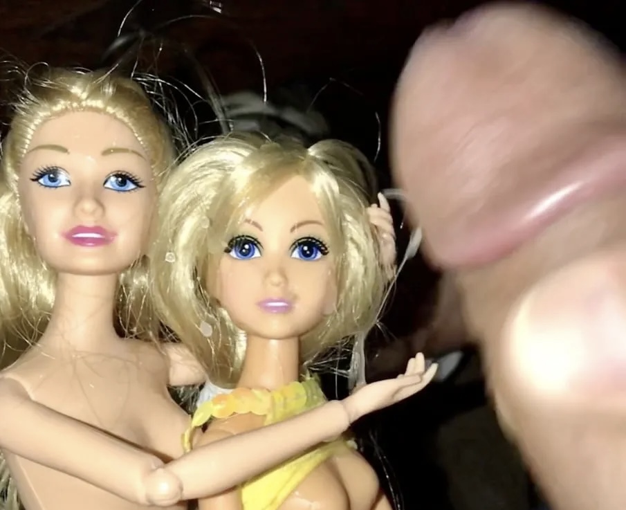 2020 dolls rub precum on face and cumshot