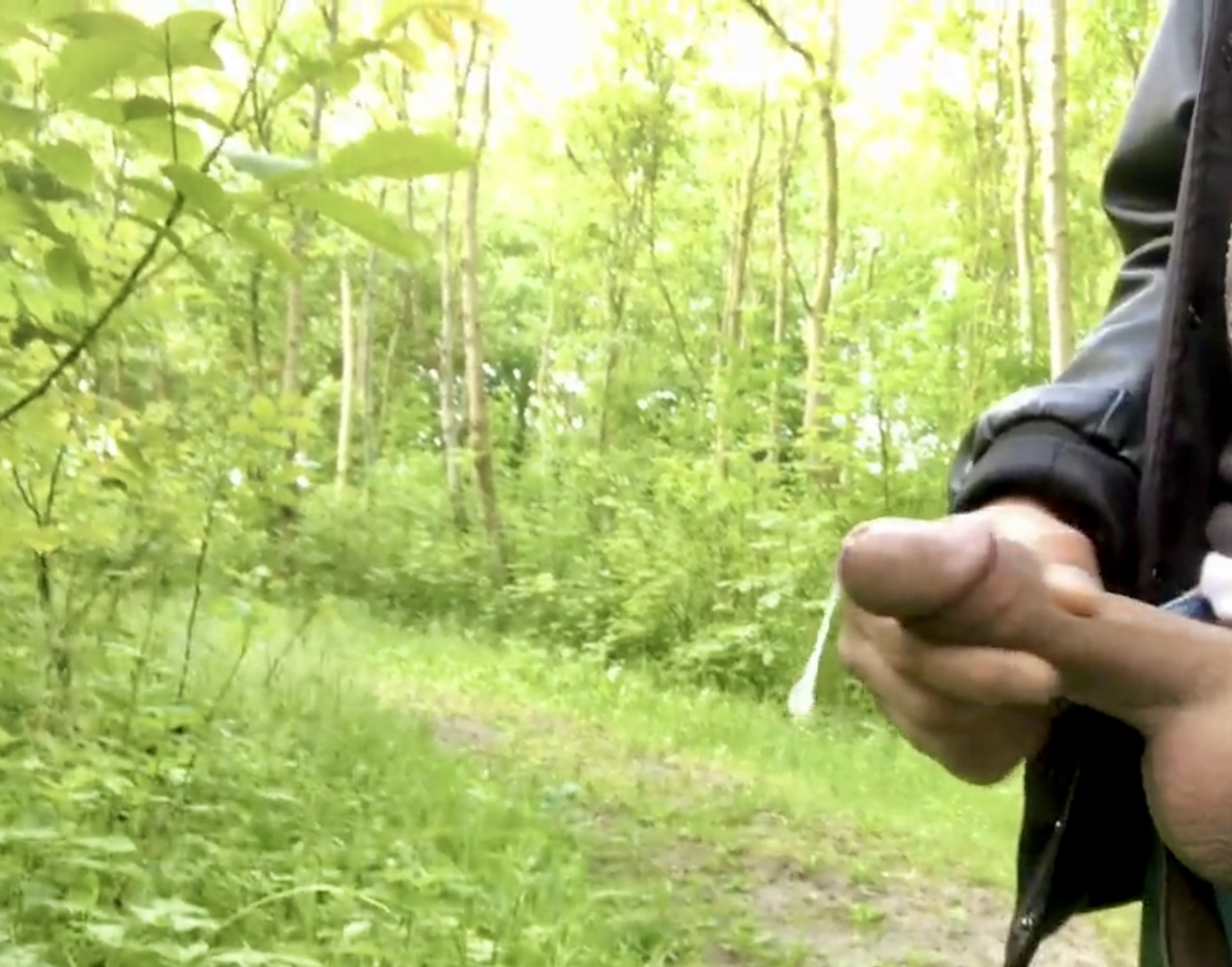 2021/2022 outdoor cumshots trying to flash my cock