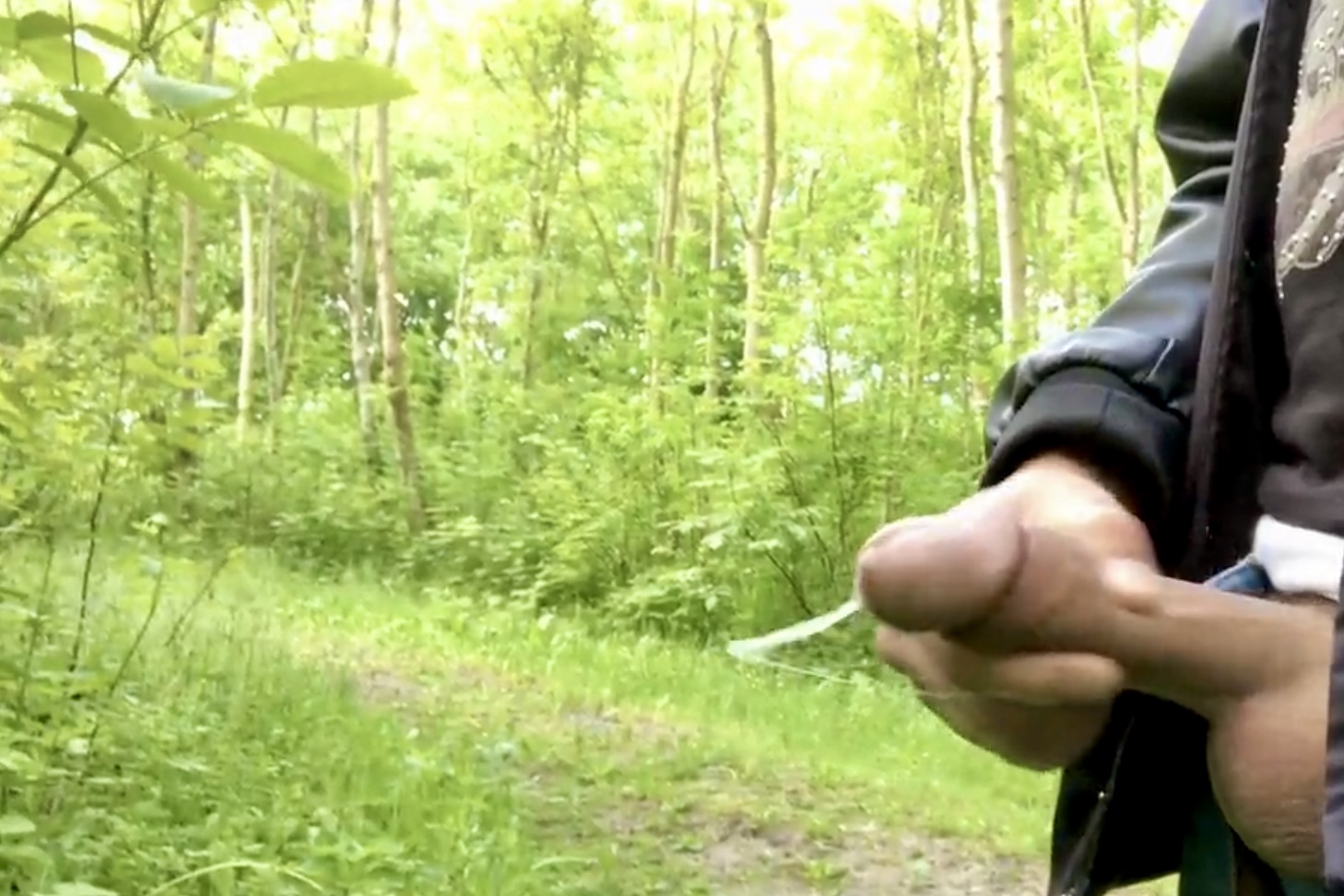 2021/2022 outdoor cumshots trying to flash my cock