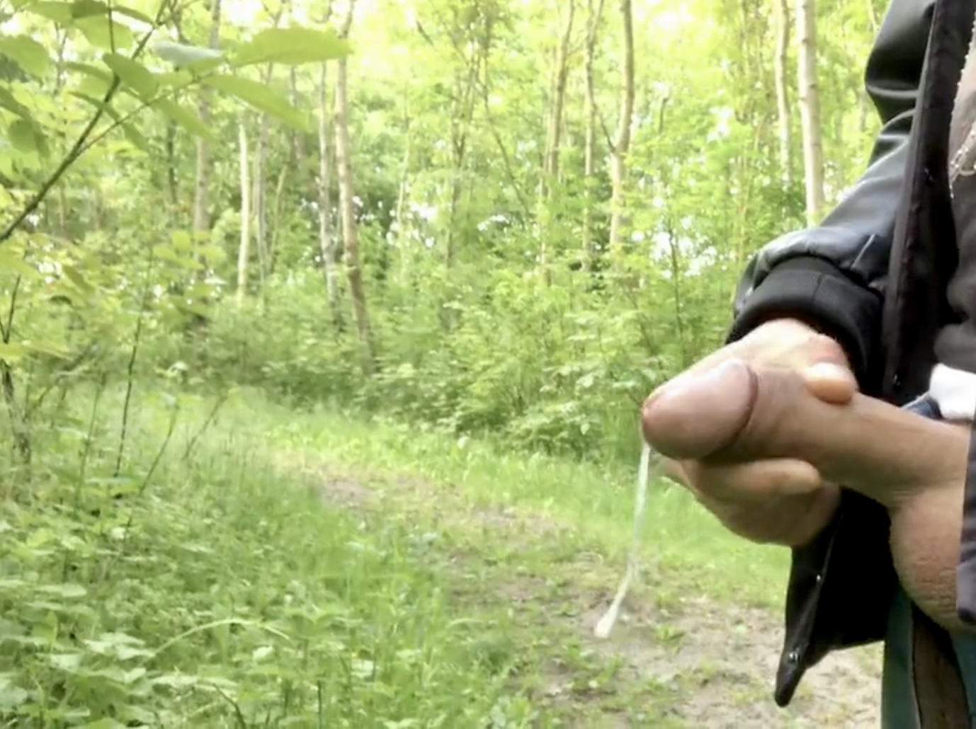 2021/2022 outdoor cumshots trying to flash my cock