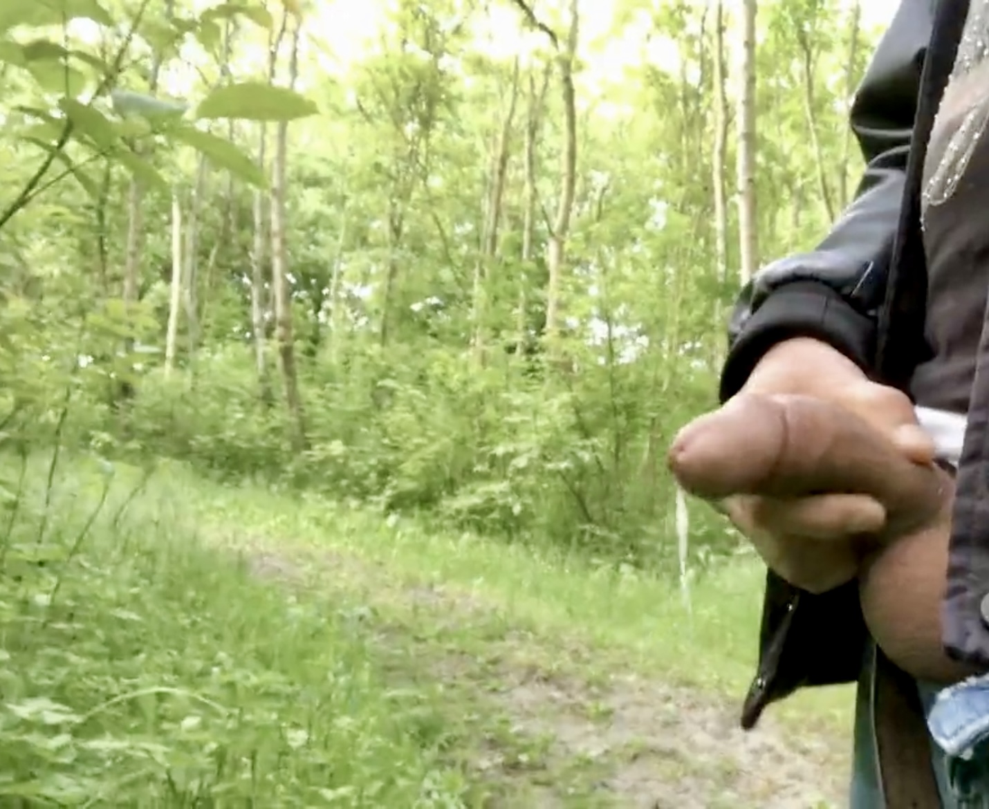 2021/2022 outdoor cumshots trying to flash my cock