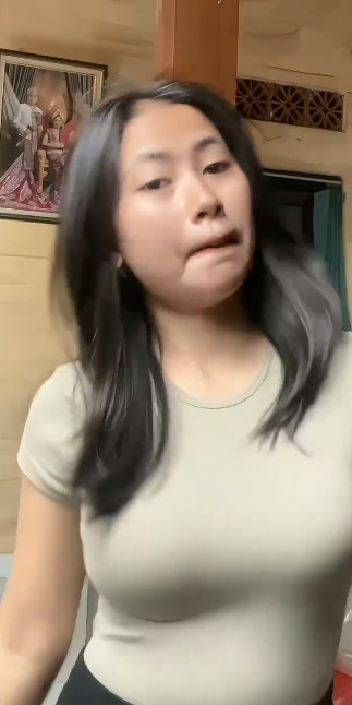 looking makes it hot_55