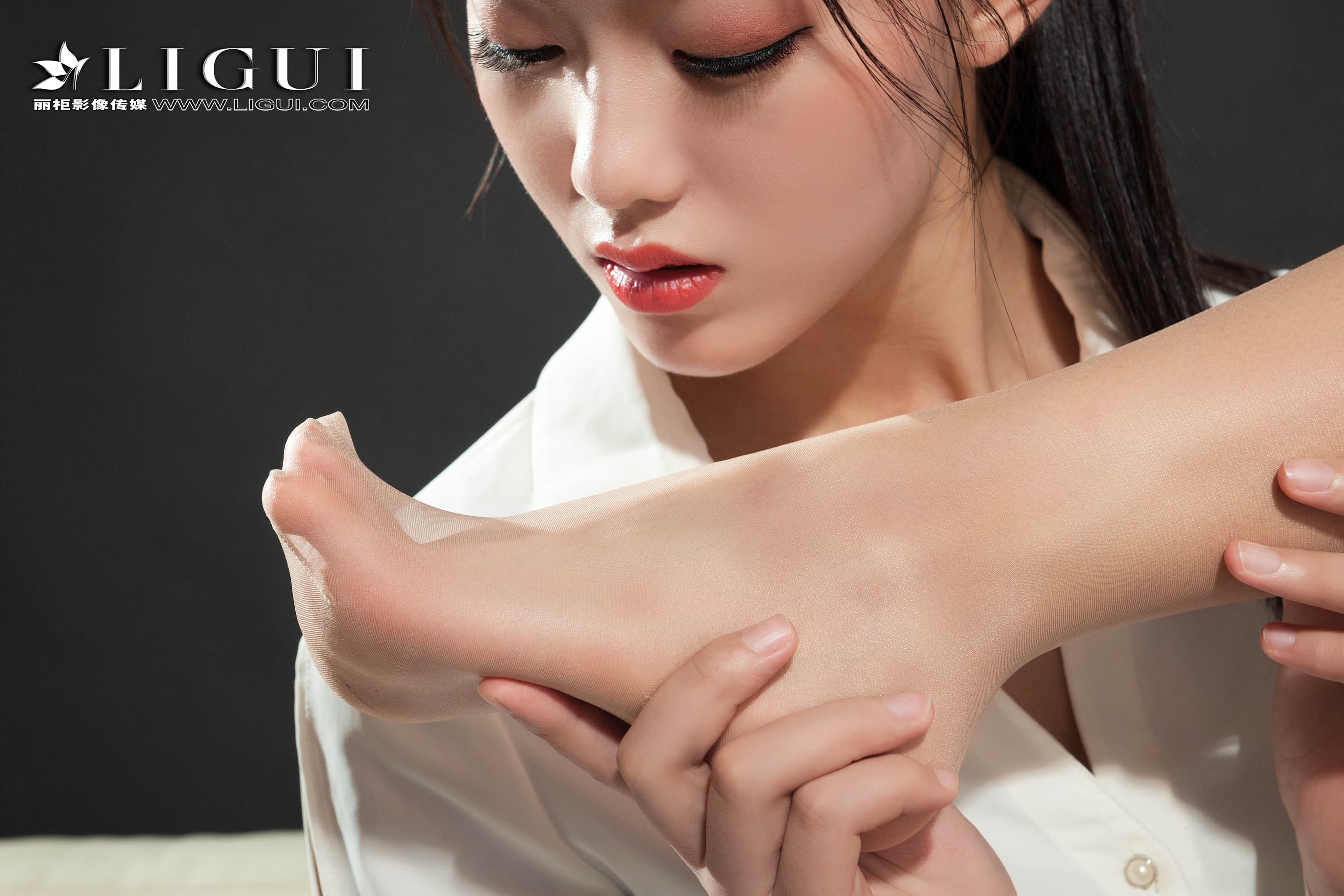 Foot Fetish Twin Flowers 40