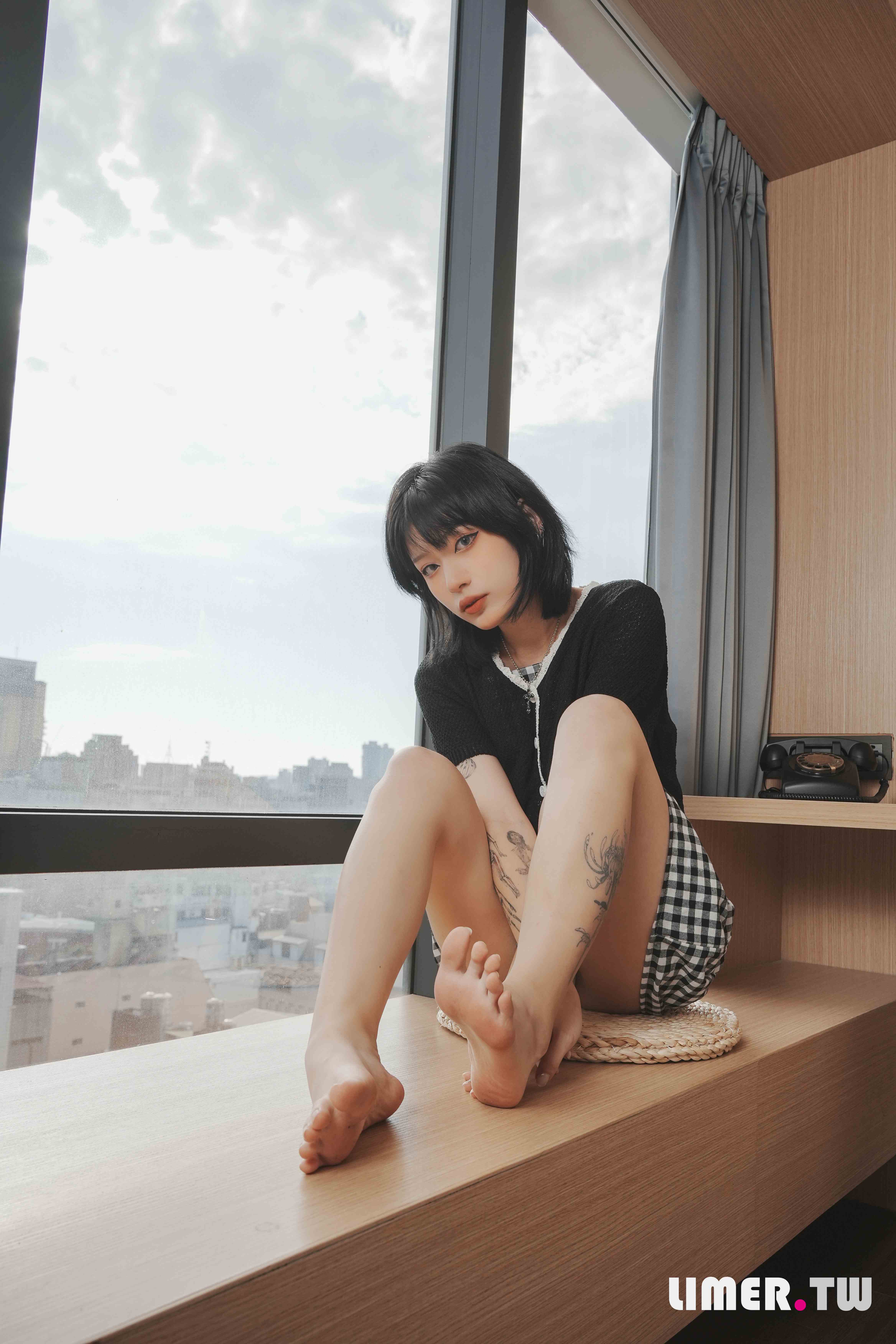 China Beauty Legs and feet 605