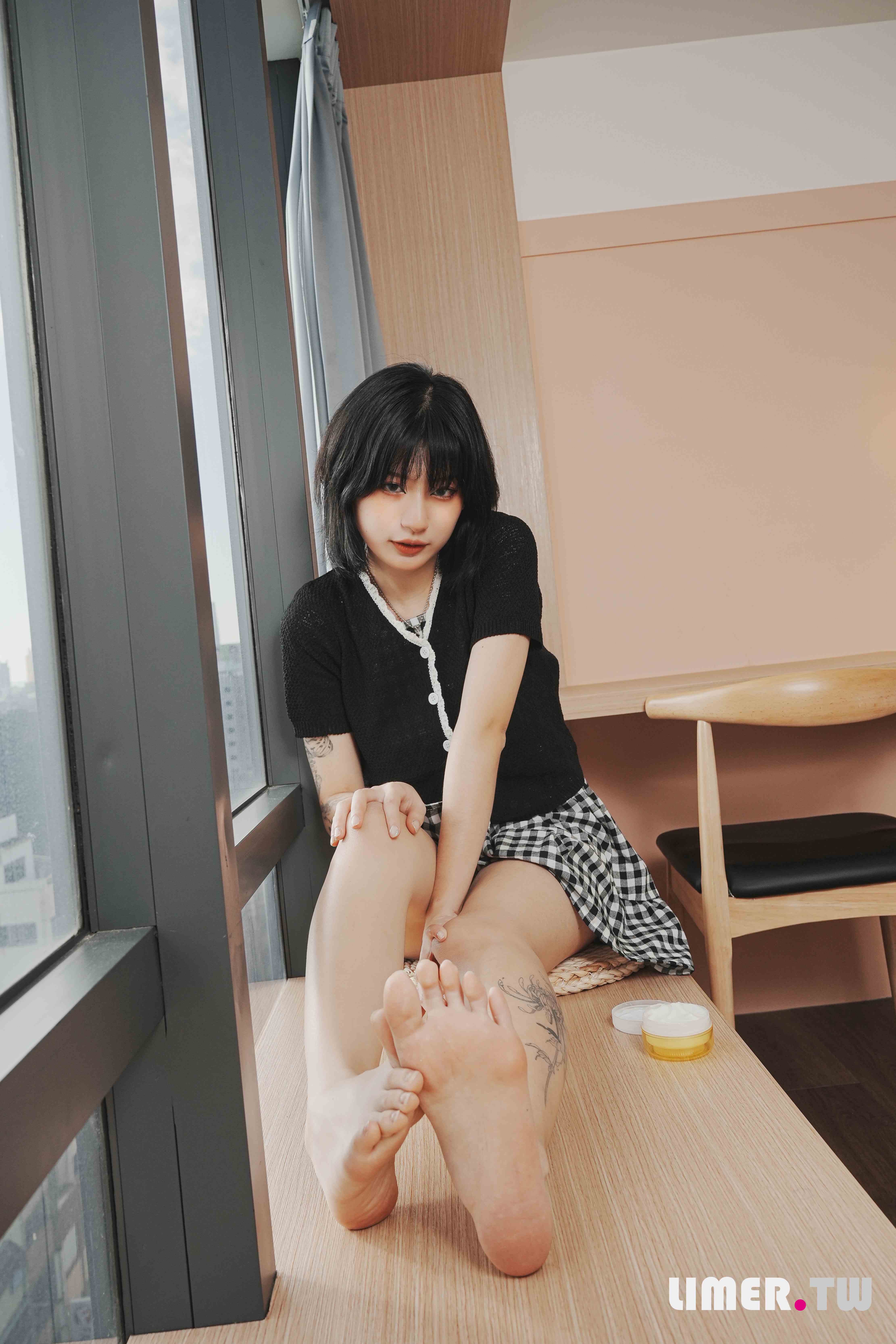 China Beauty Legs and feet 605