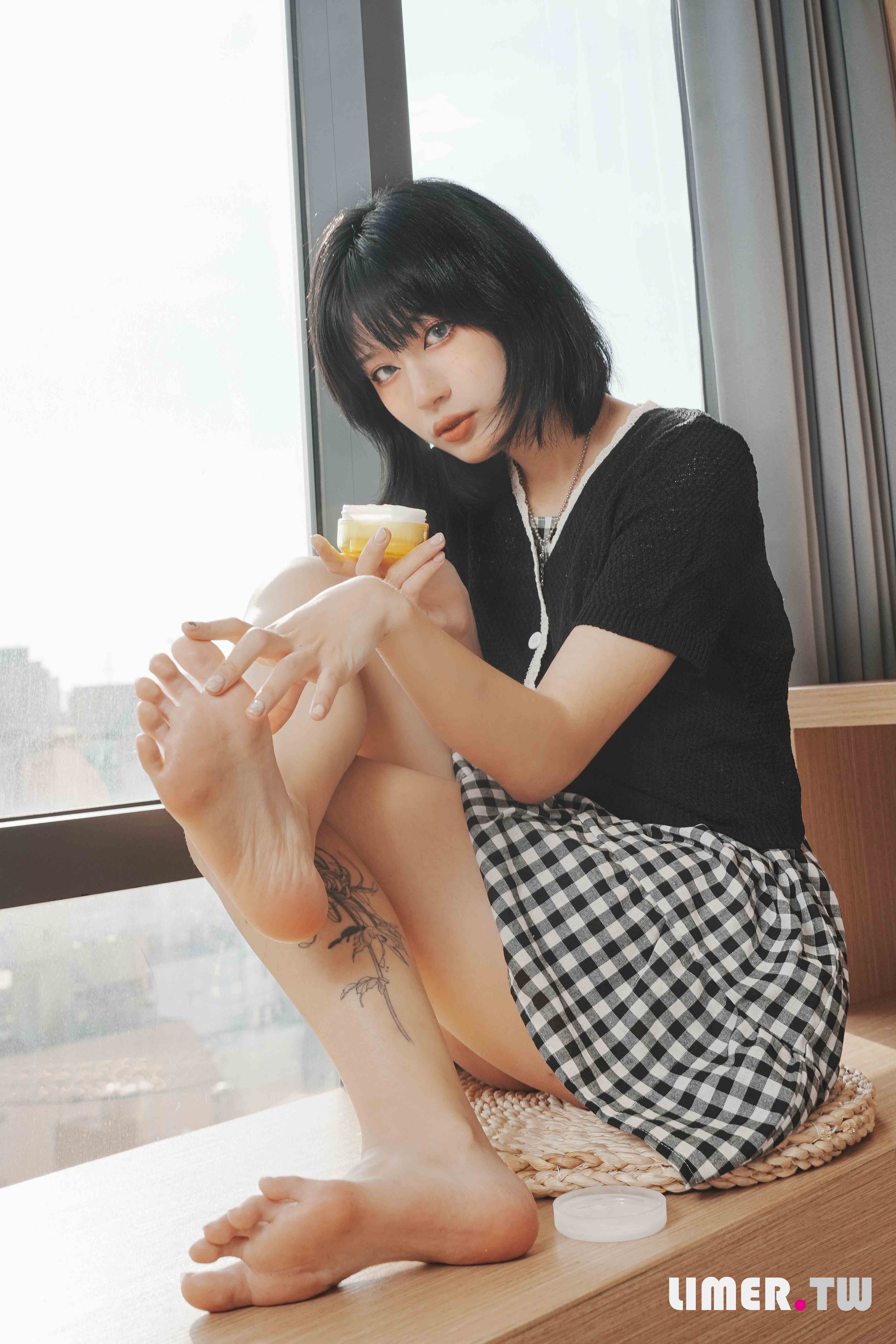 China Beauty Legs and feet 605