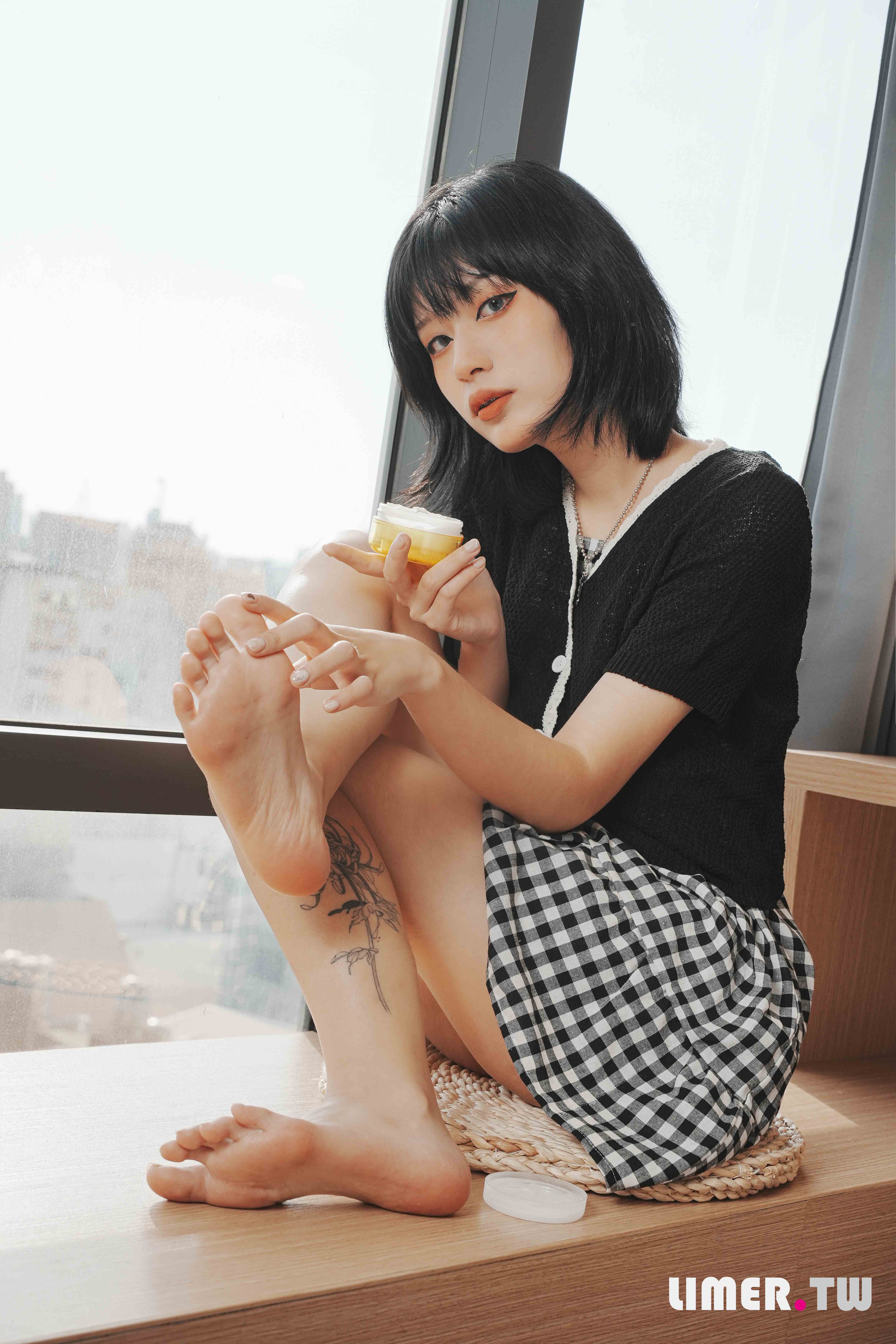 China Beauty Legs and feet 605