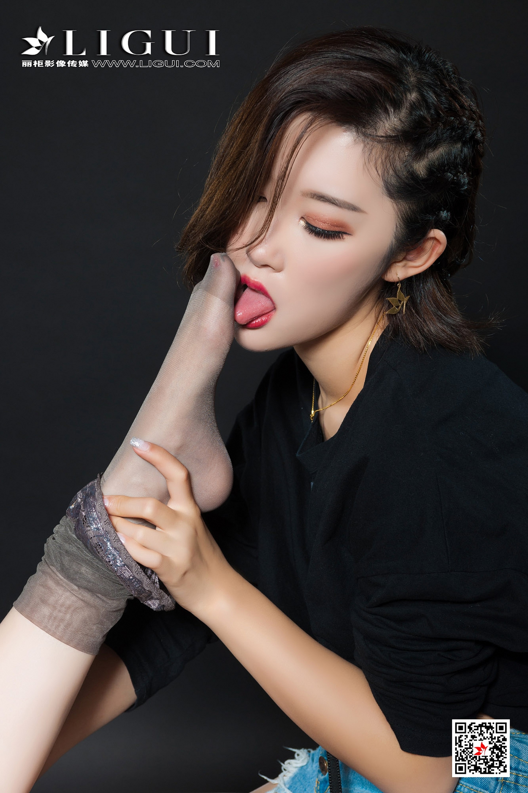 Foot Fetish Twin Flowers 43