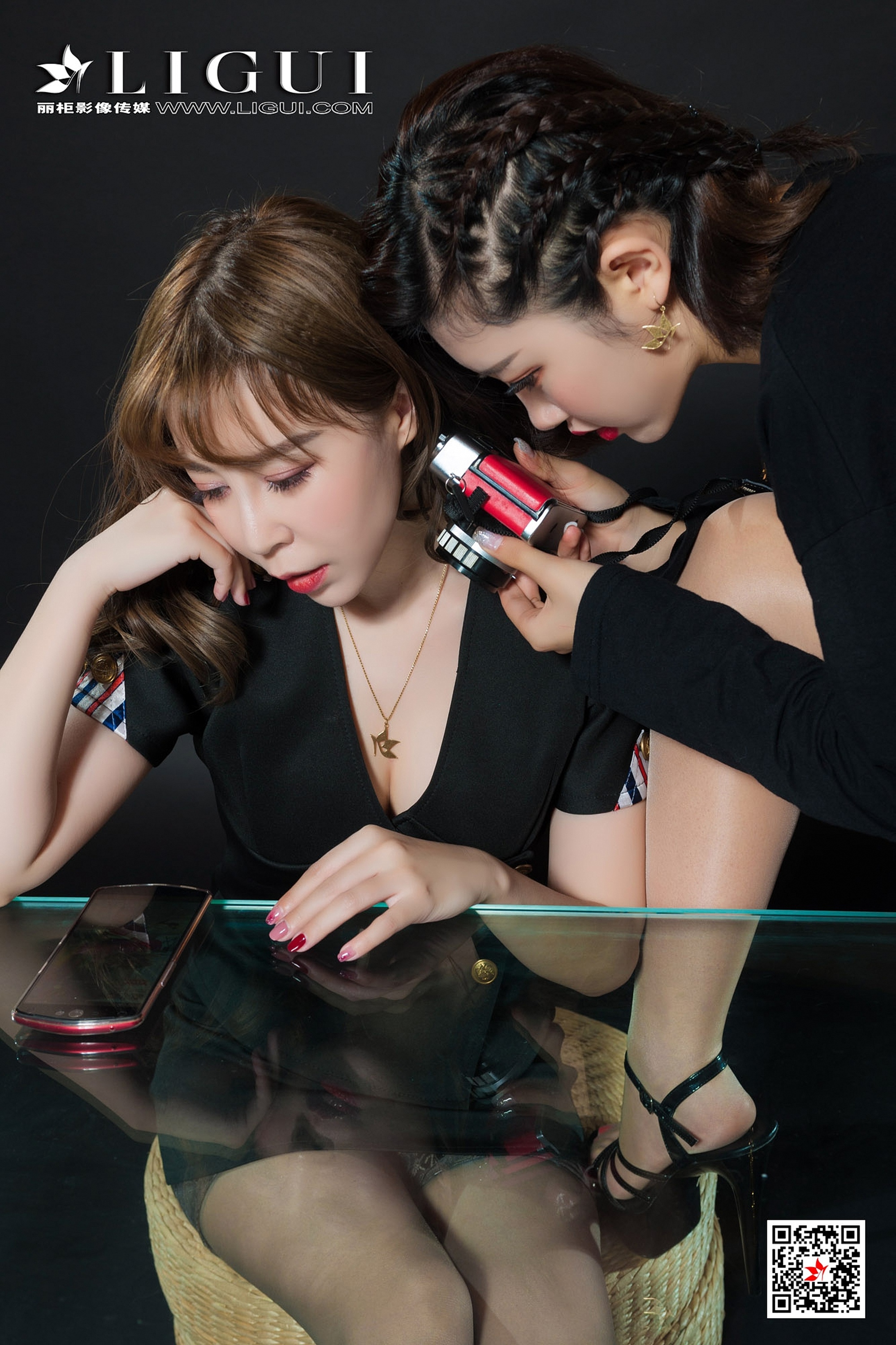 Foot Fetish Twin Flowers 43